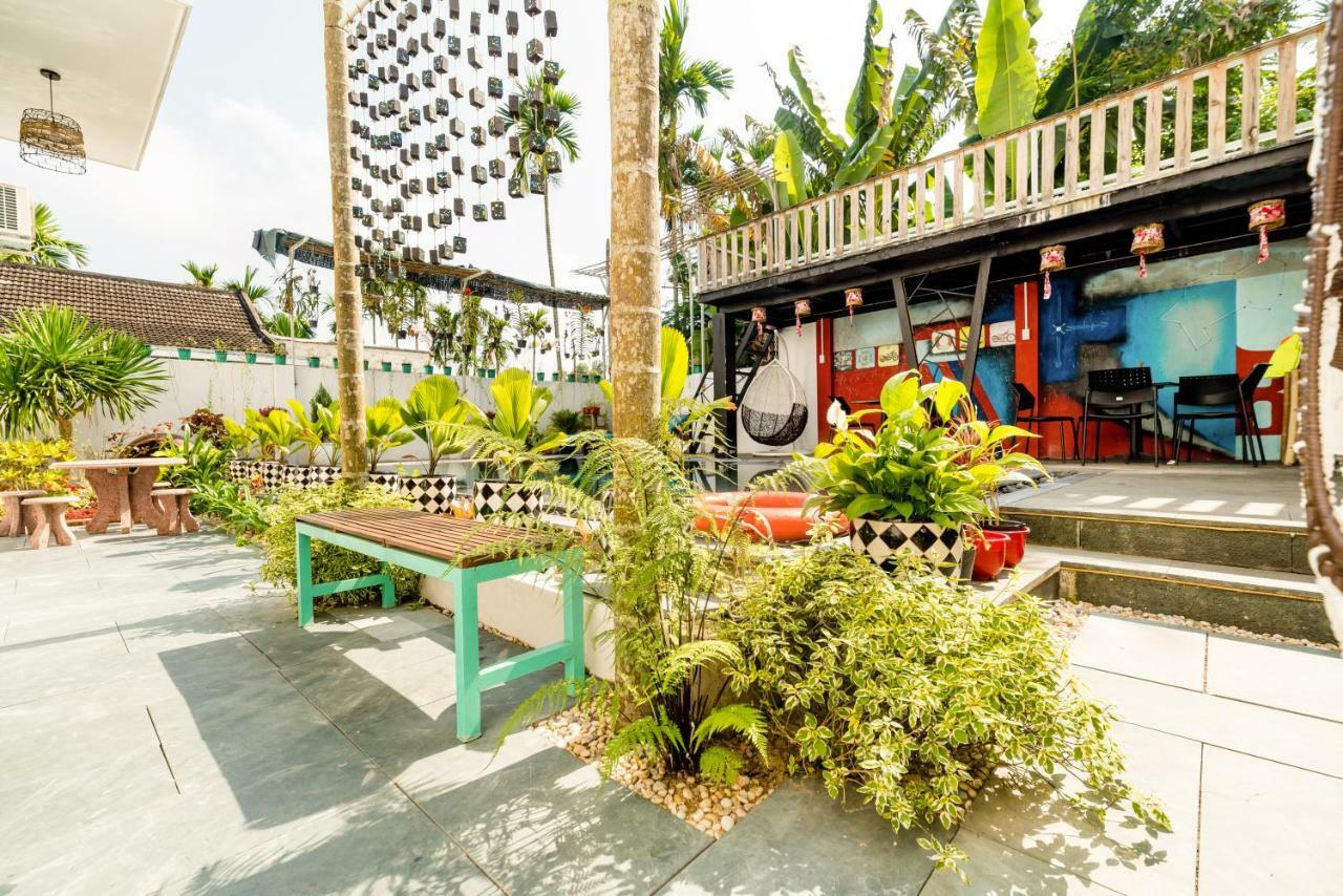 Sunny Riverside Homestay Хойан Экстерьер фото