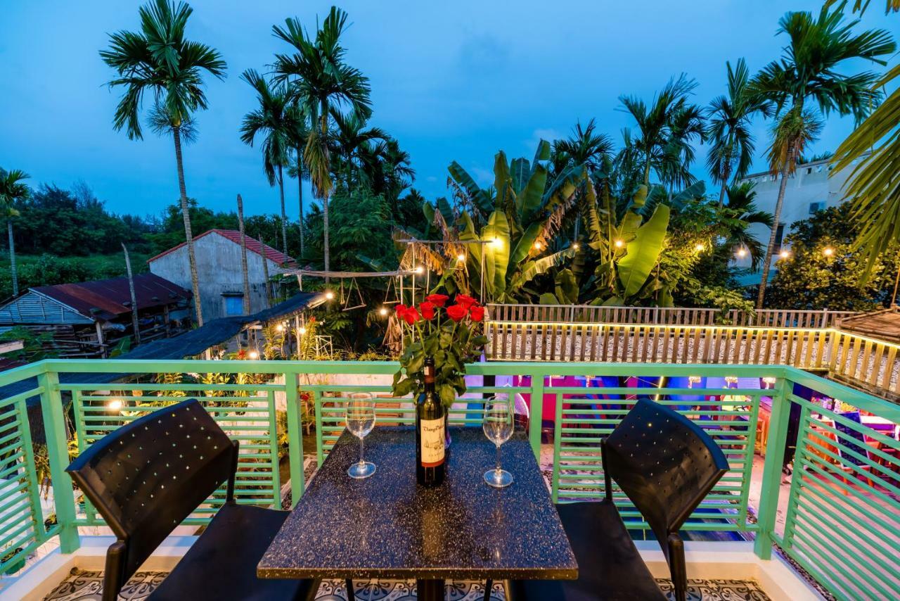 Sunny Riverside Homestay Хойан Экстерьер фото