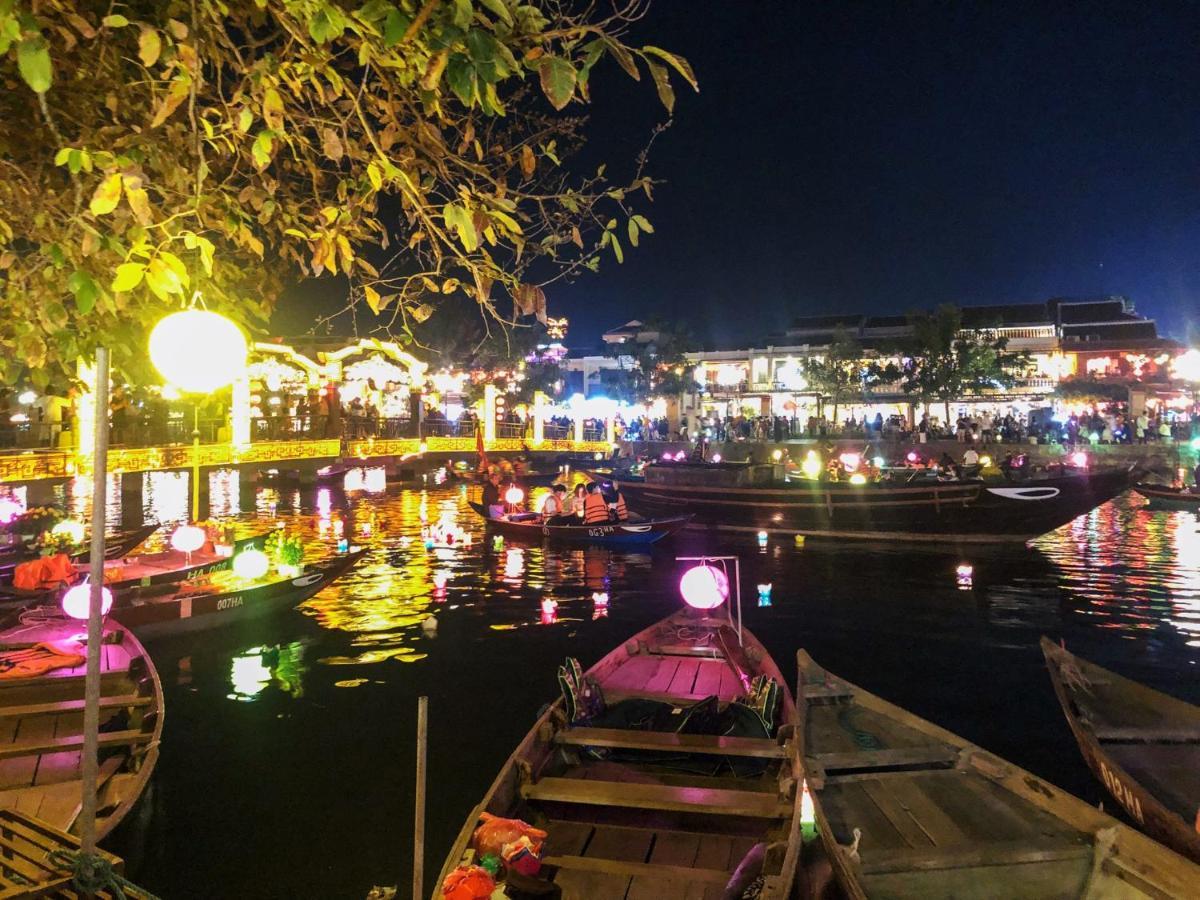 Sunny Riverside Homestay Хойан Экстерьер фото